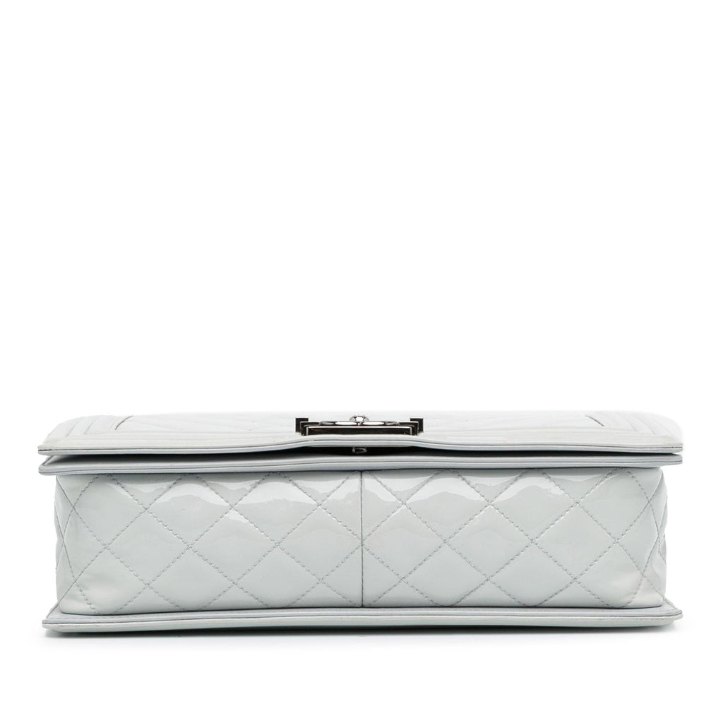 Chanel Medium Patent Boy Flap (SHG-C0XBaJ)
