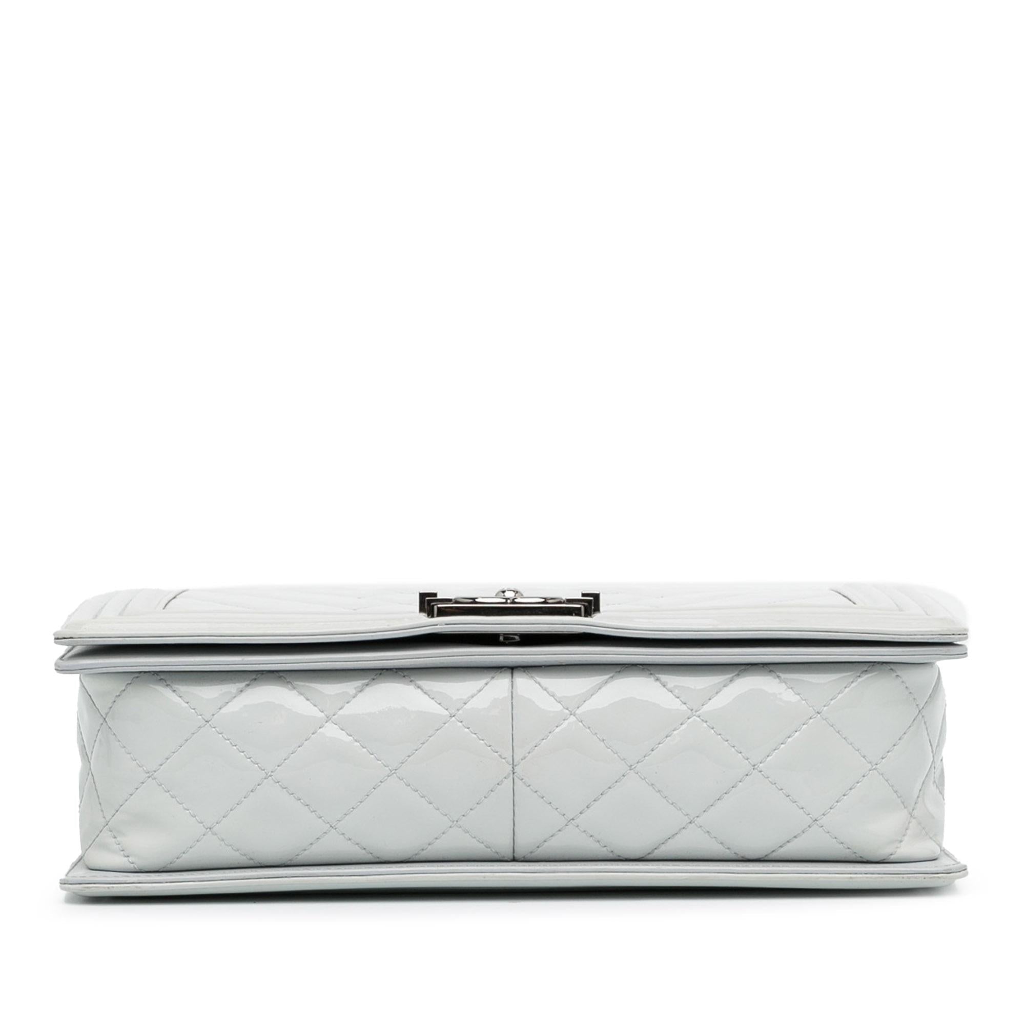 Chanel Medium Patent Boy Flap (SHG-C0XBaJ)