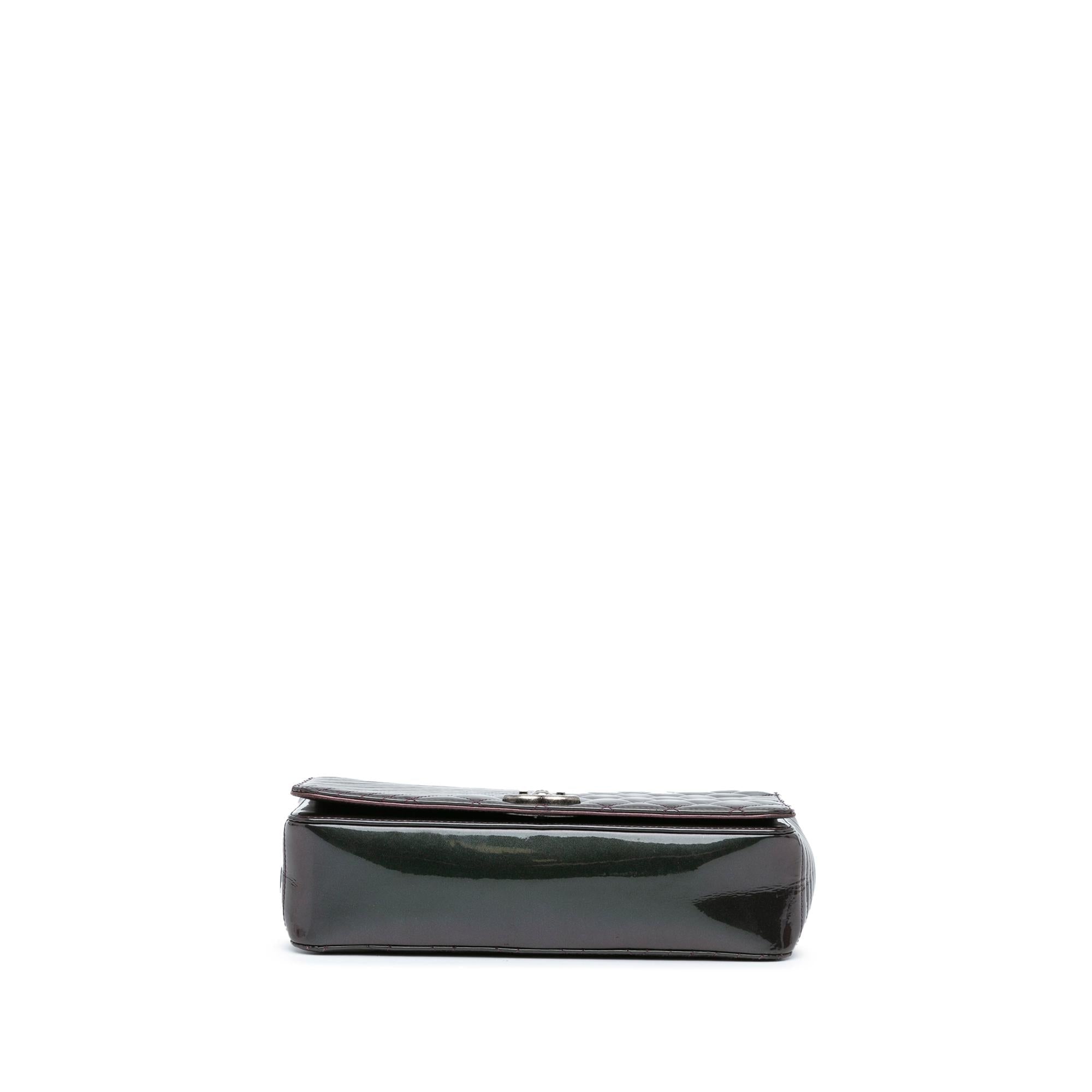 Chanel Medium Patent Coco Boy Flap (SHG-YE0eQ6)