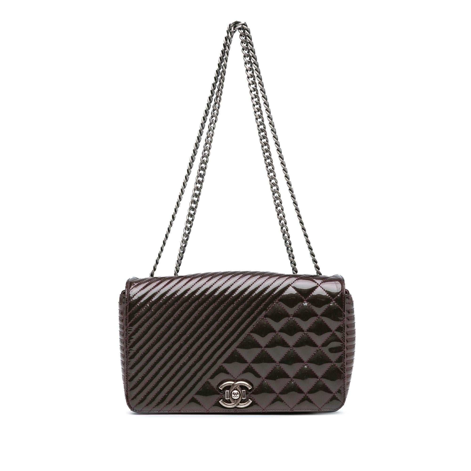 Chanel Medium Patent Coco Boy Flap (SHG-YE0eQ6)