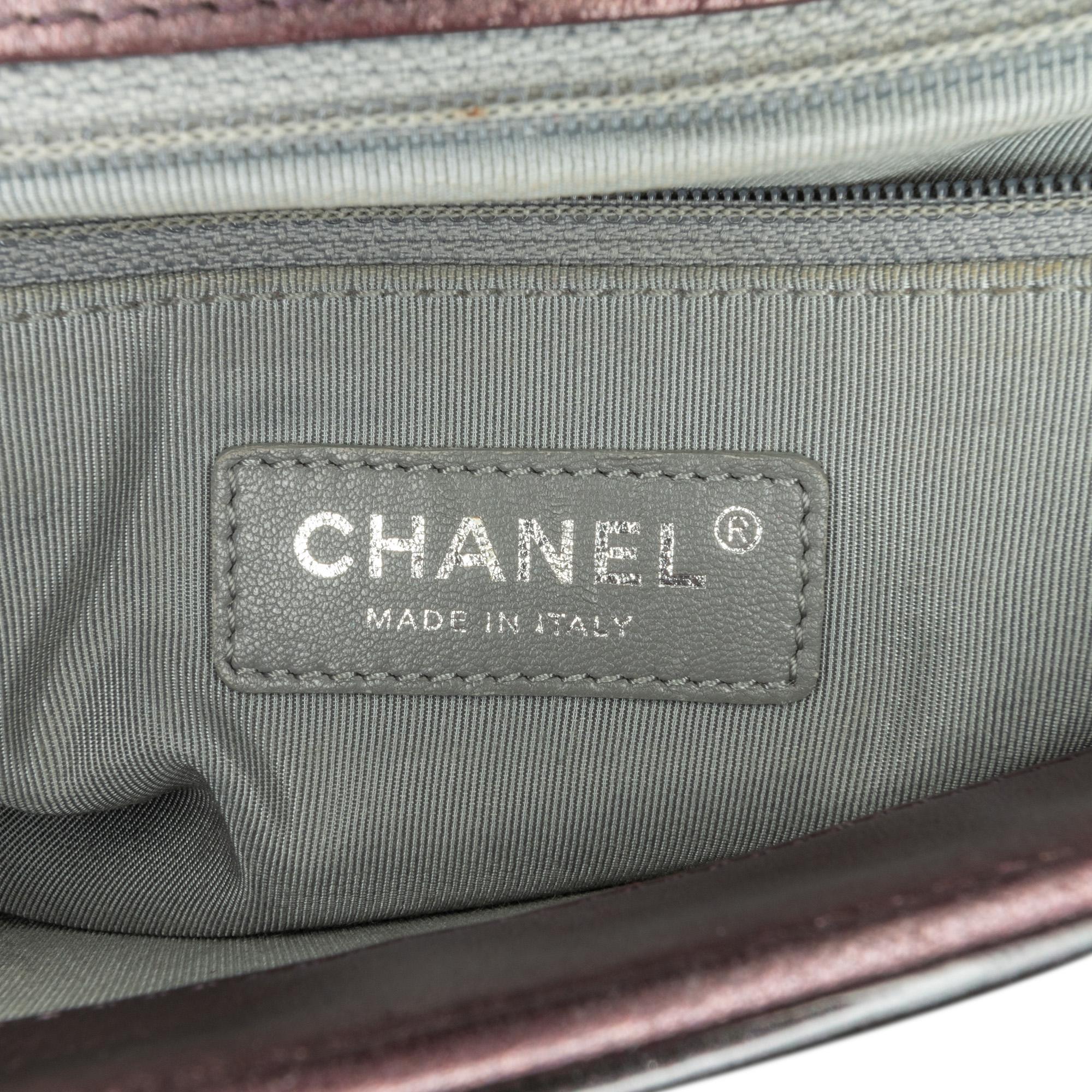 Chanel Medium Patent Coco Boy Flap (SHG-YE0eQ6)