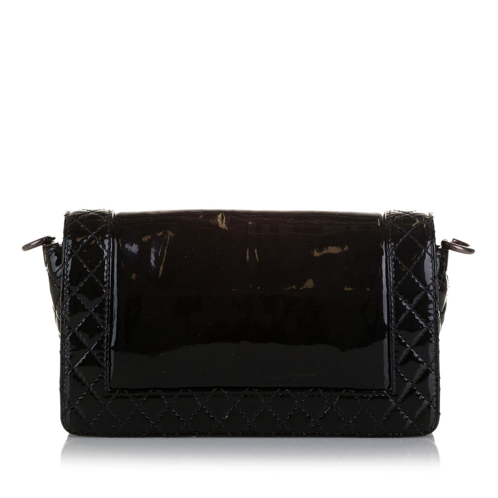 Chanel Medium Patent Reverso Boy Flap (SHG-xCR0zI)