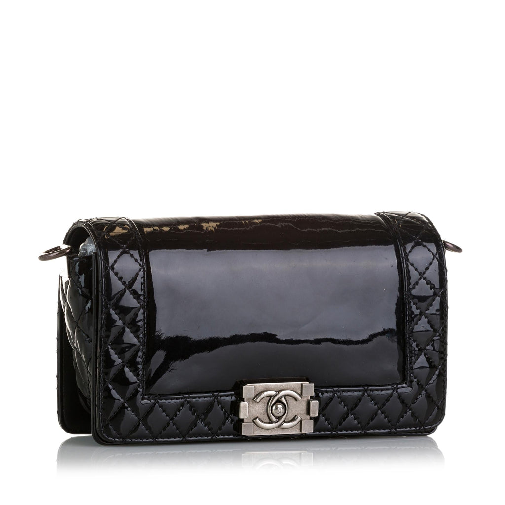 Chanel Medium Patent Reverso Boy Flap (SHG-xCR0zI)