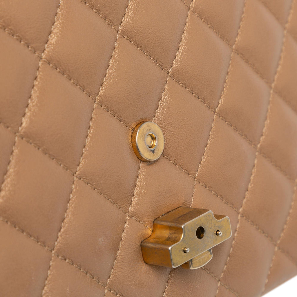 Chanel Medium Quilted Metallic Lambskin CC Chic Double Flap (SHG-1z5jq8)