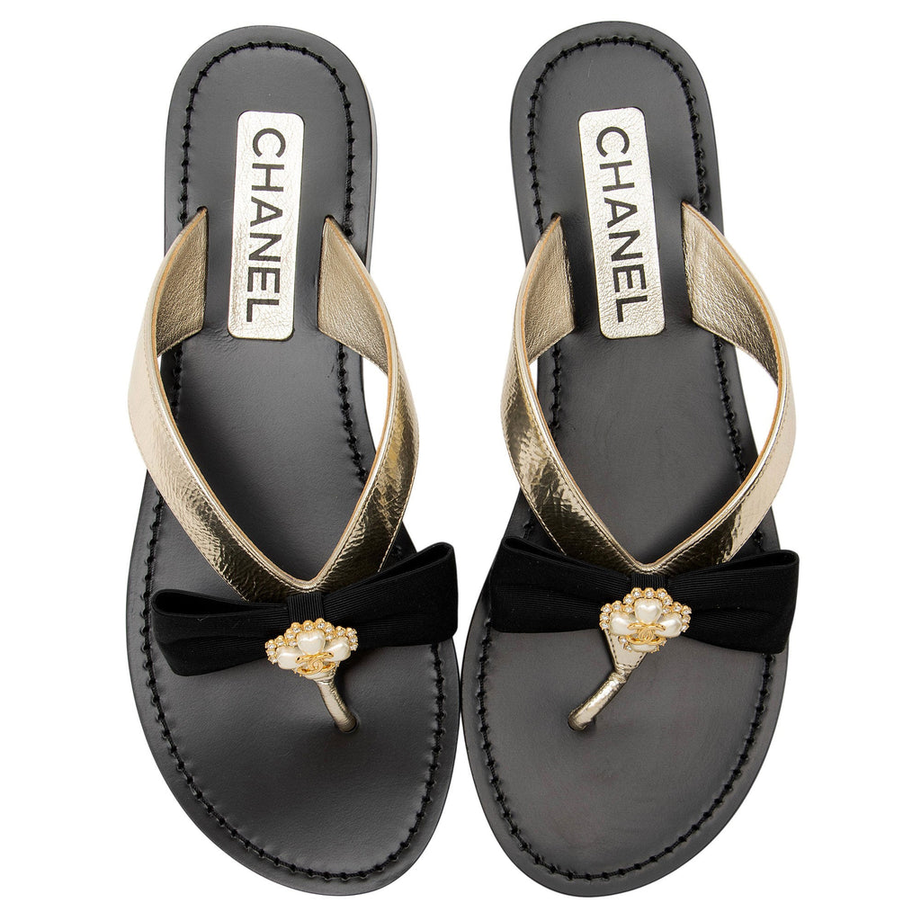 Chanel Metallic Leather Grosgrain Bow CC Thong Sandals - Size 8 / 38