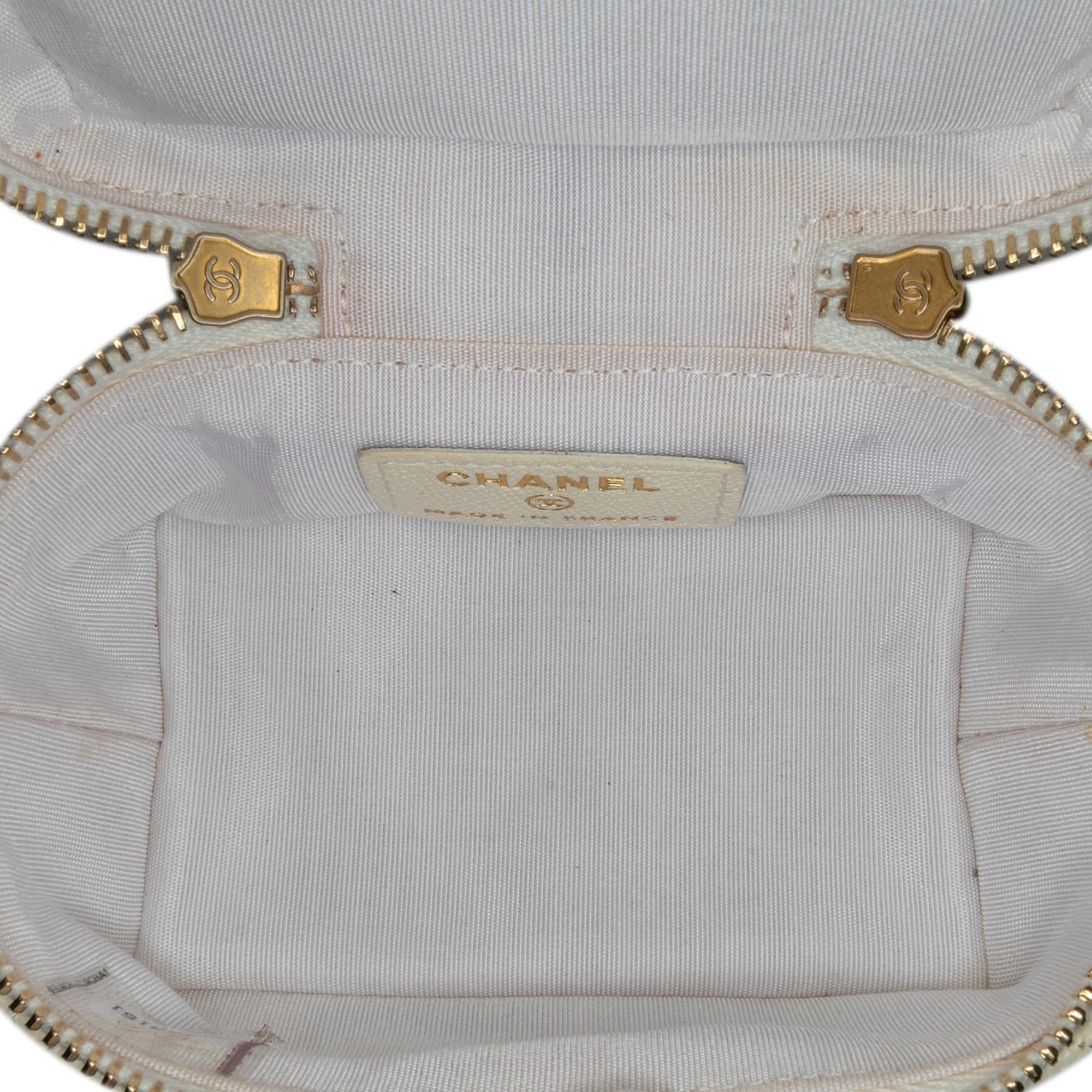 Chanel Mini Caviar Chain Zip Around Vanity Case (SHG-D8x2OZ)