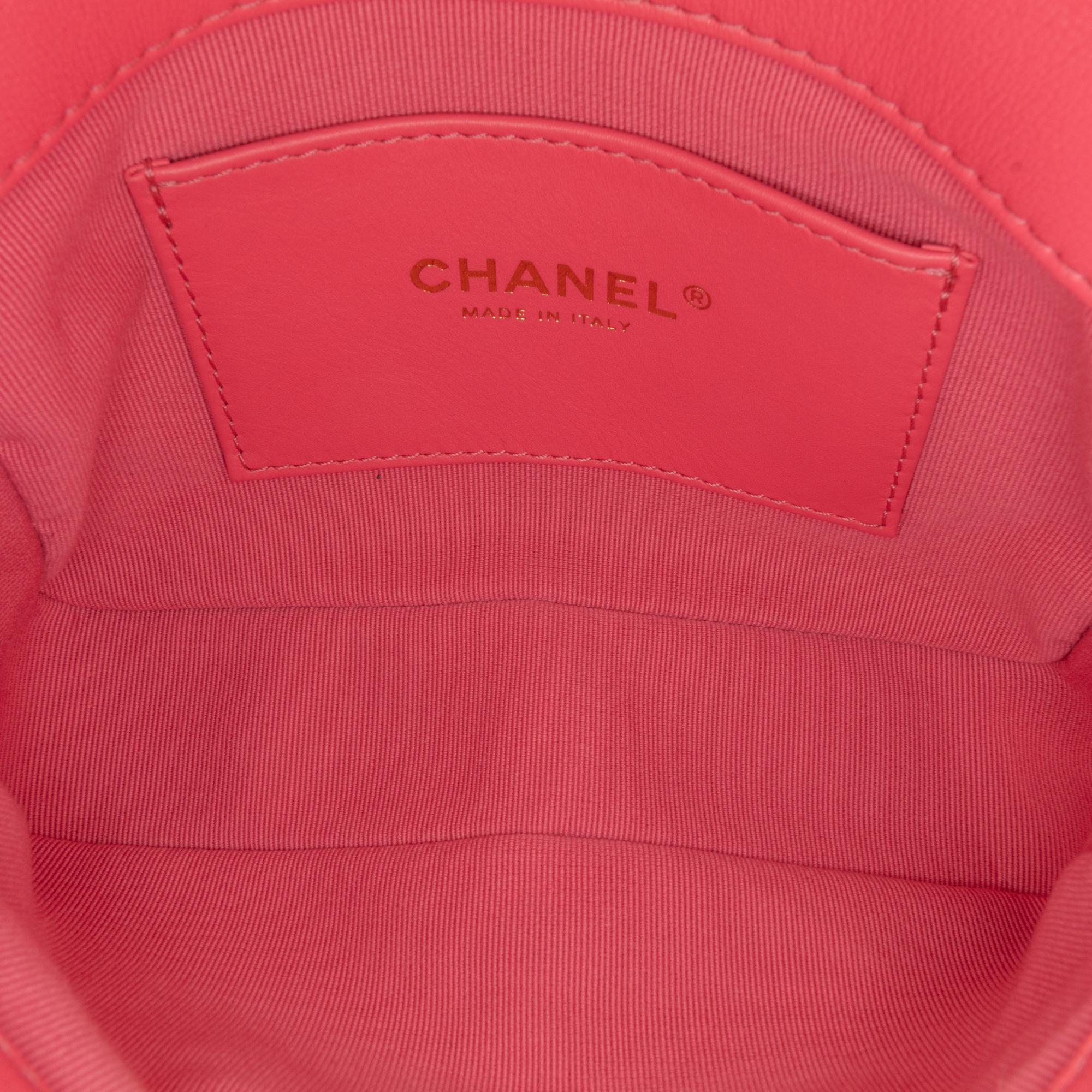 Chanel Mini Quilted Lambskin Plexiglass Coco Love Flap (SHG-jg1Sc6)