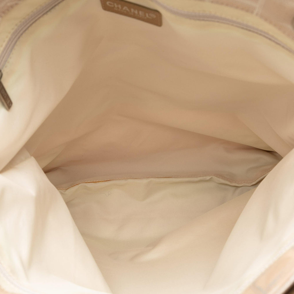 Chanel New Travel Line Tote (SHG-3iwEPP)