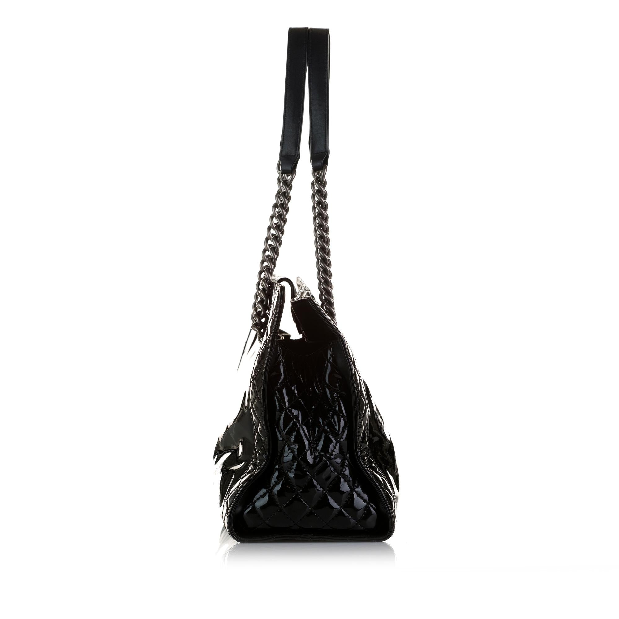 Chanel Patent Boy Reverso Shopping Tote (SHG-hSjbqX)