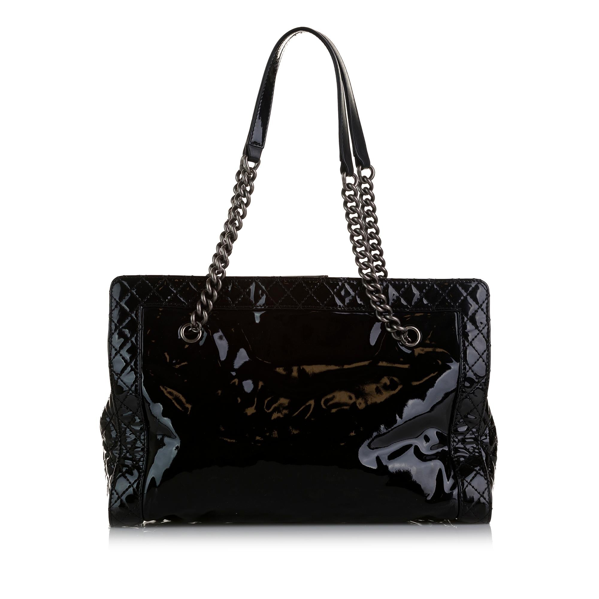 Chanel Patent Boy Reverso Shopping Tote (SHG-hSjbqX)