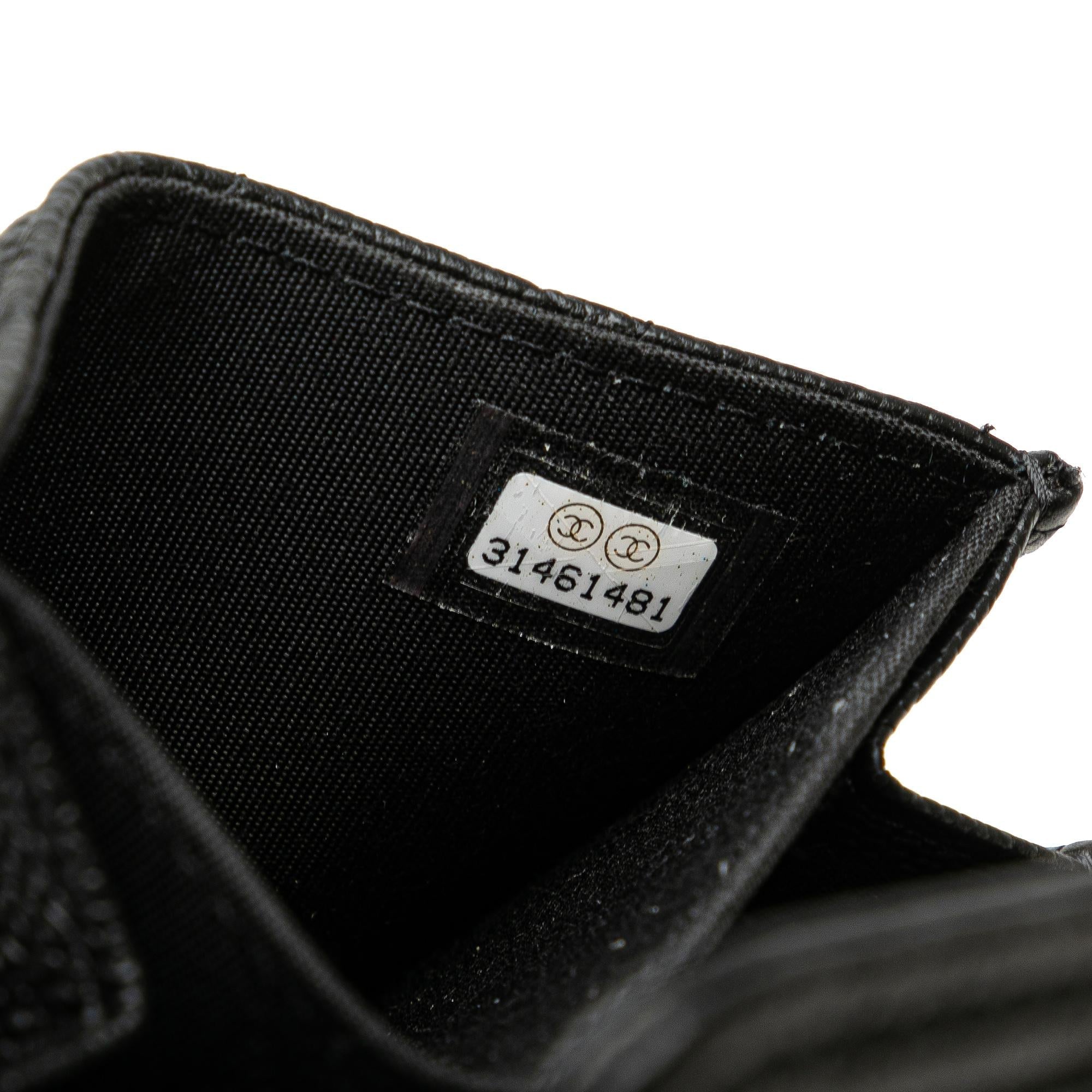 Chanel Quilted Caviar Boy Card Holder with Chain (SHG-VMUxwq)