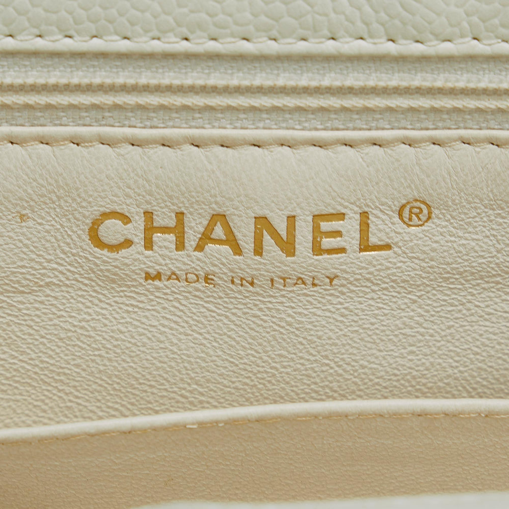 Chanel Quilted Caviar Wood Handle Tote Bag (SHG-McC69J)