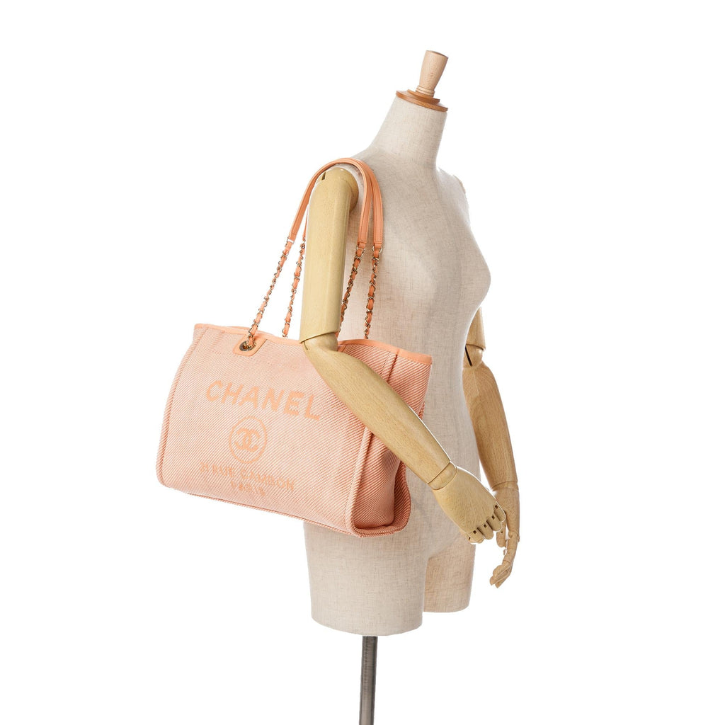 Chanel Small Canvas Deauville Tote (SHG-YEq40T)