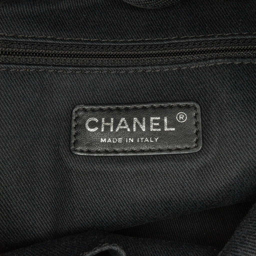 Chanel Small Canvas Deauville Tote (SHG-AeK0SJ)
