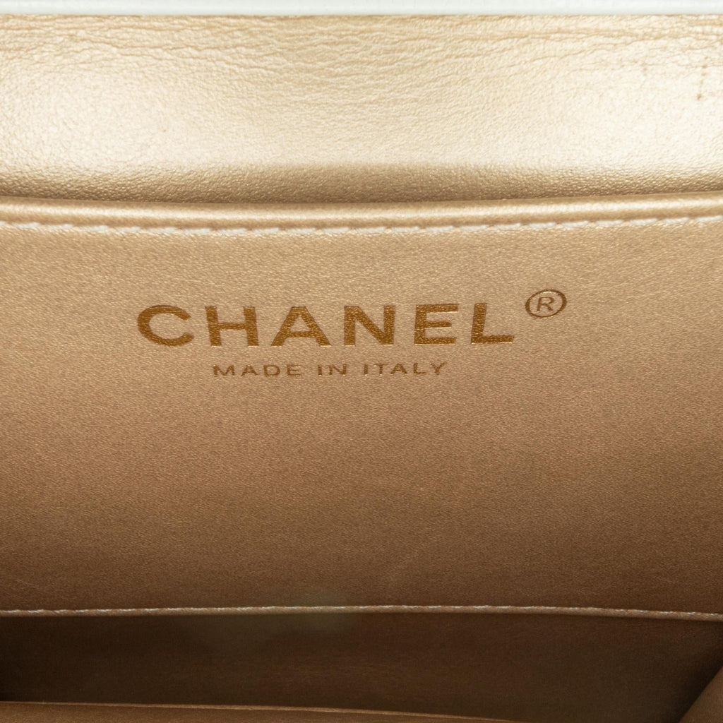 Chanel Small Lambskin Chic Pearls Flap (SHG-dGzanu)