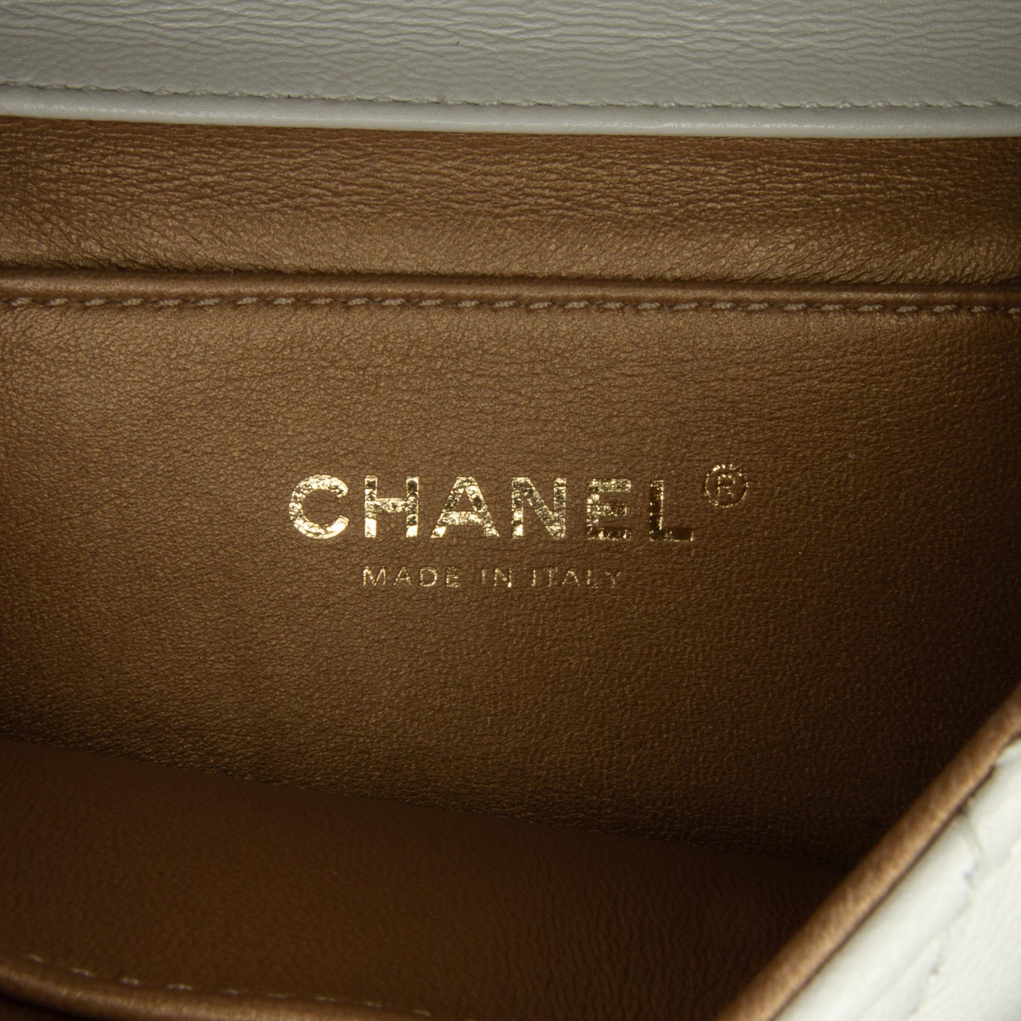 Chanel Small Lambskin Chic Pearls Flap (SHG-YnWZht)