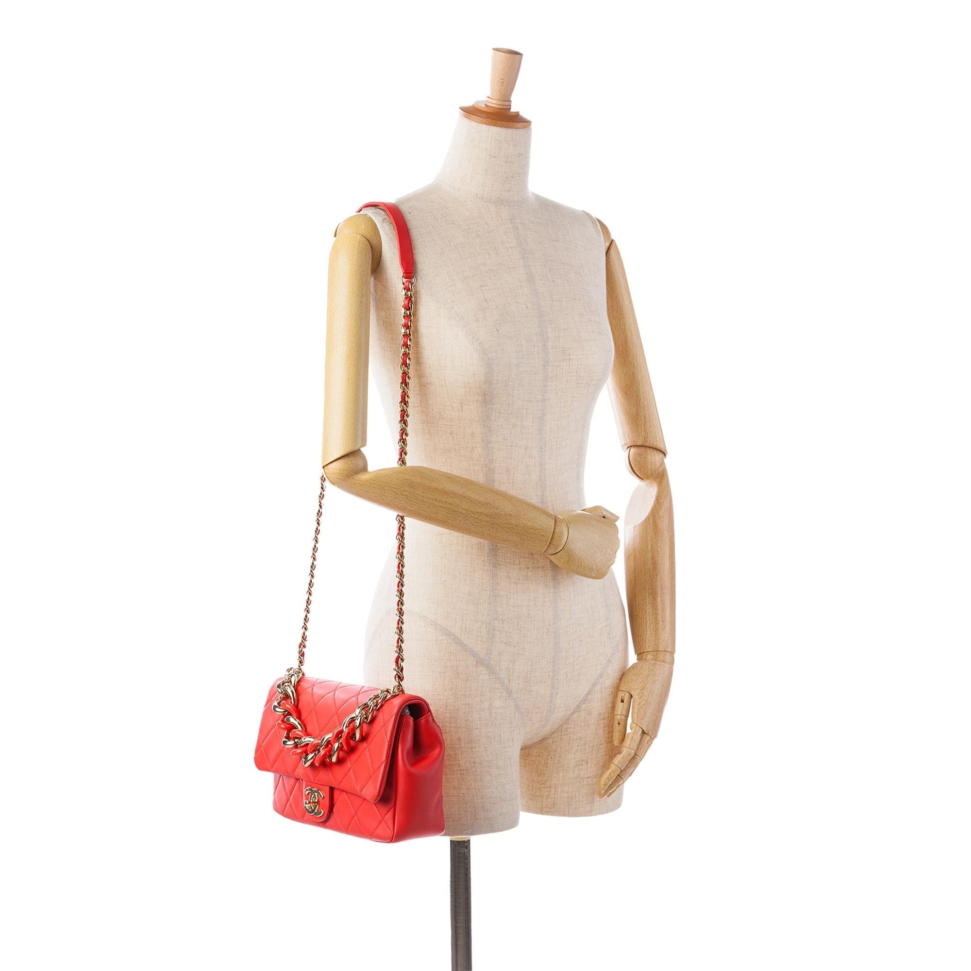 Chanel Small Lambskin Elegant Chain Single Flap (SHG-SDFYLG)