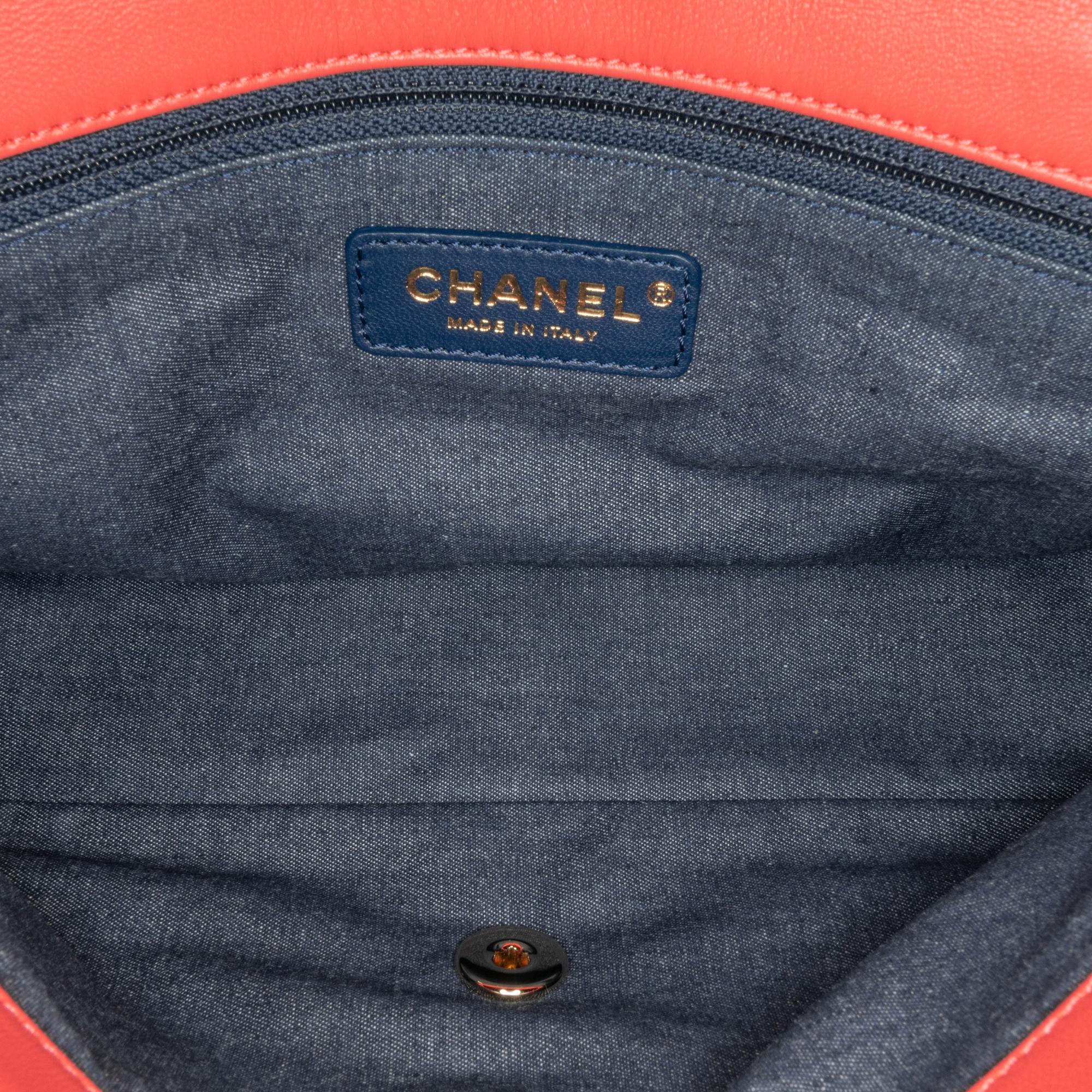 Chanel Small Lambskin Elegant Chain Single Flap (SHG-DSIYbx)