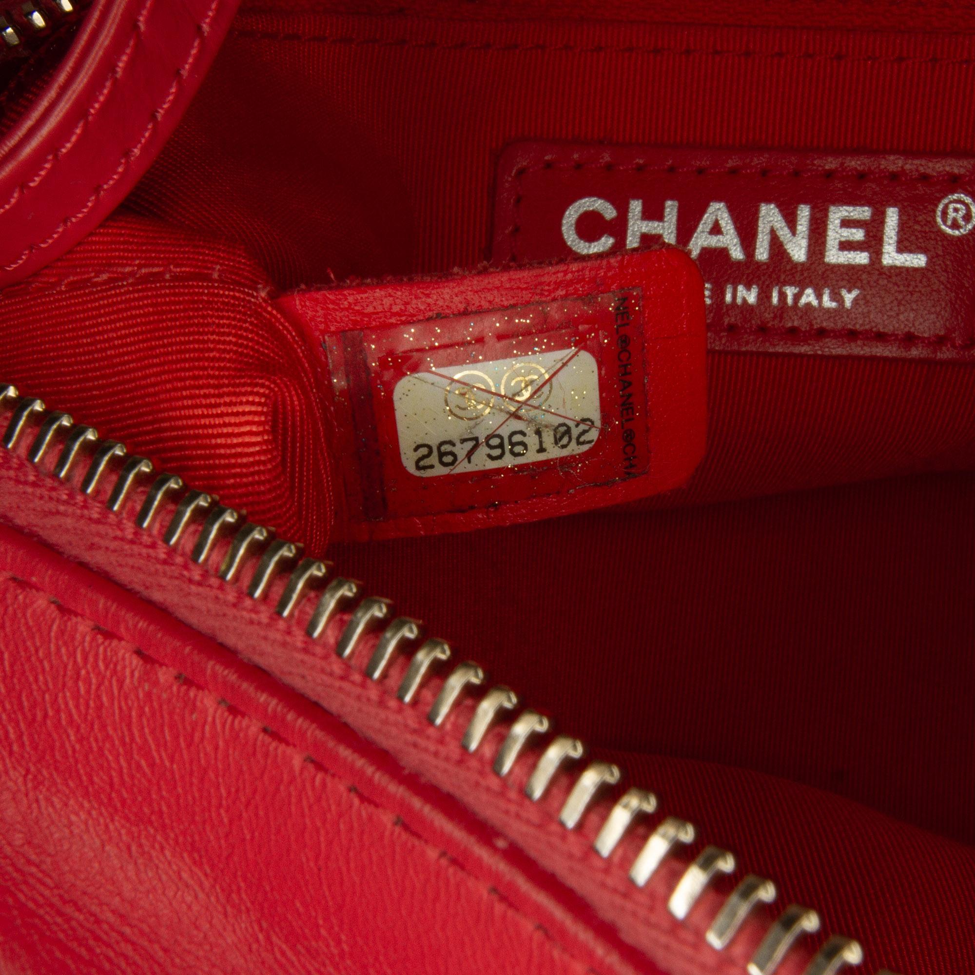 Chanel Small Lambskin Gabrielle Crossbody Bag (SHG-Ex3JfU)