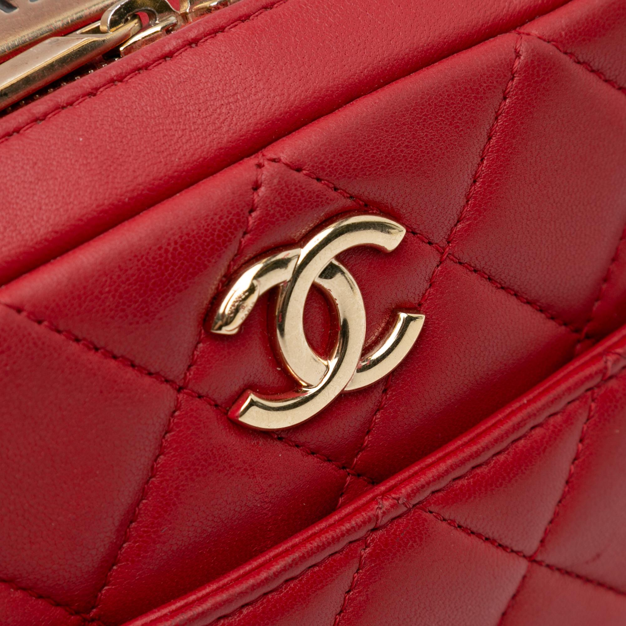 Chanel Small Lambskin Trendy CC Bowling (SHG-QJbngs)