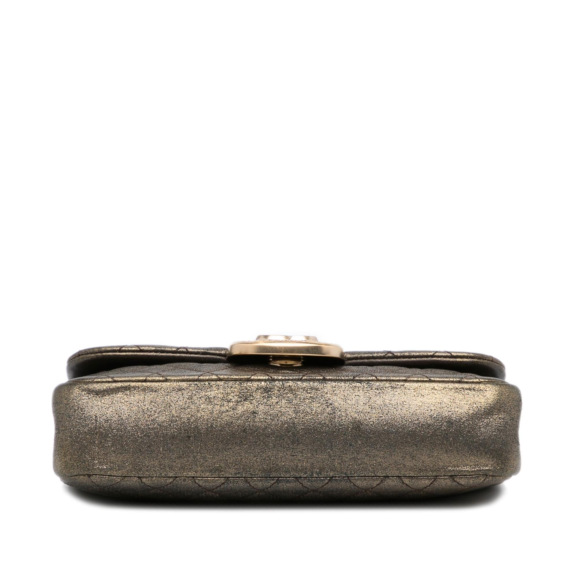 Chanel Small Metallic Iridescent Pearl CC Crystal Single Flap Bag (SHG-EHwOc9)