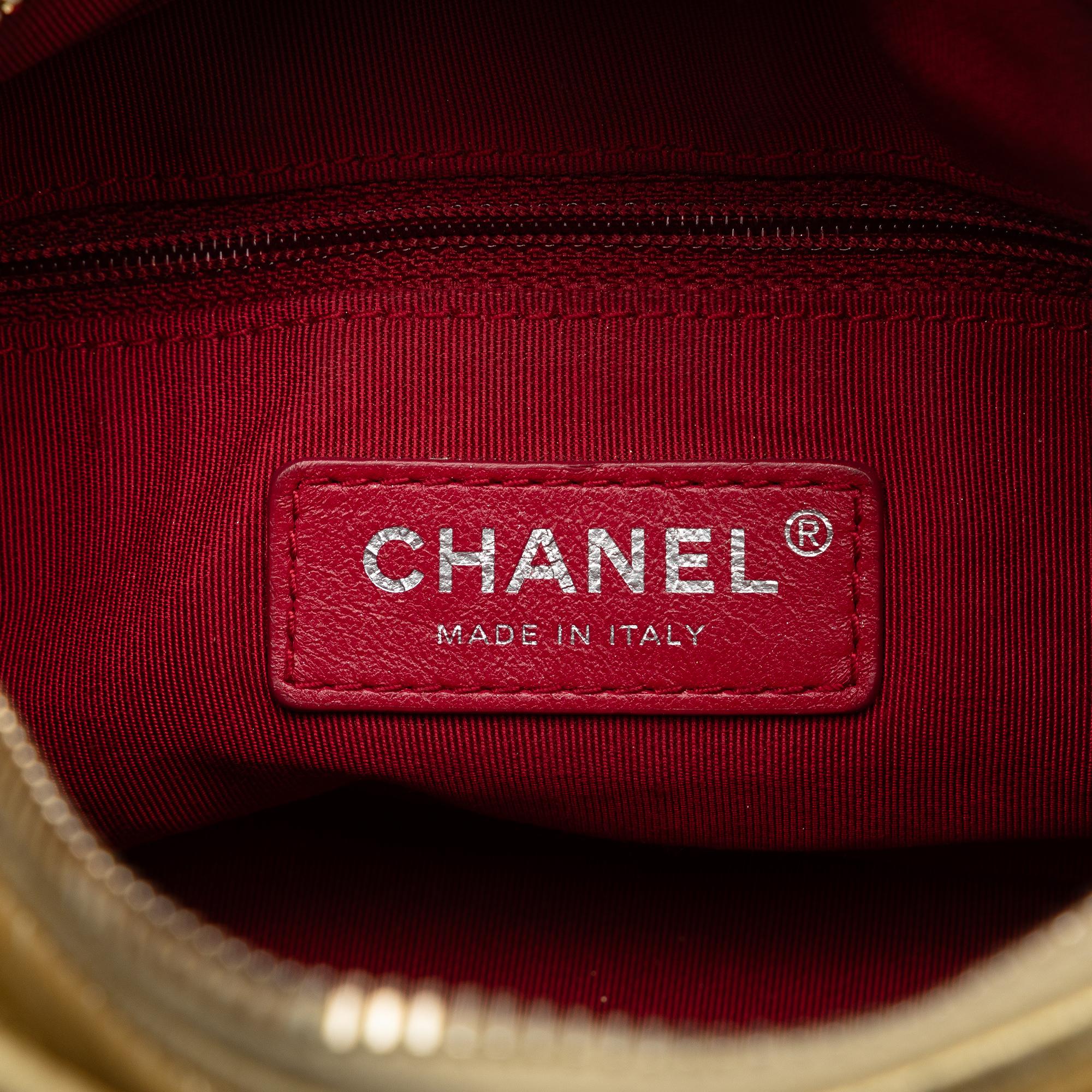 Chanel Small Metallic Lambskin Gabrielle Crossbody (SHG-RgUmSZ)