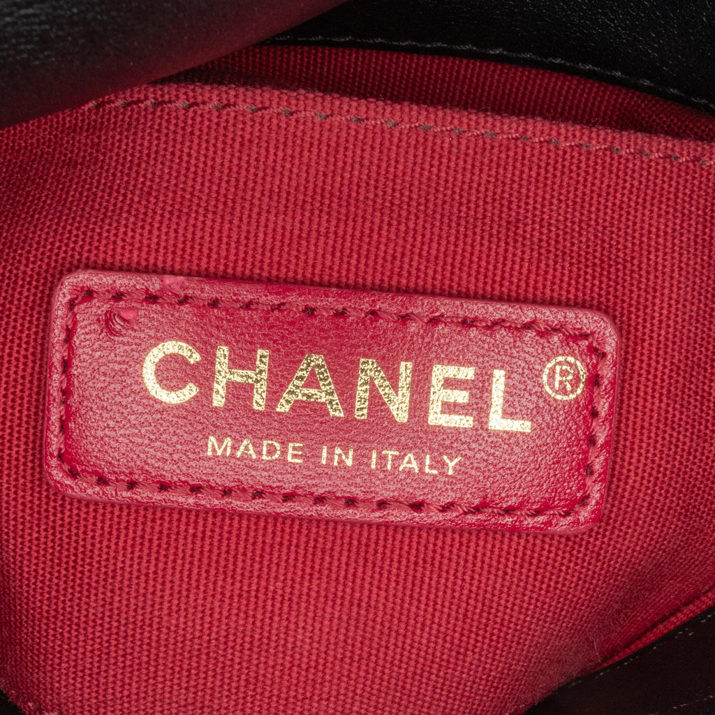 Chanel Small Quilted Calfskin Chain Hobo Flap (SHG-Un4nYy)