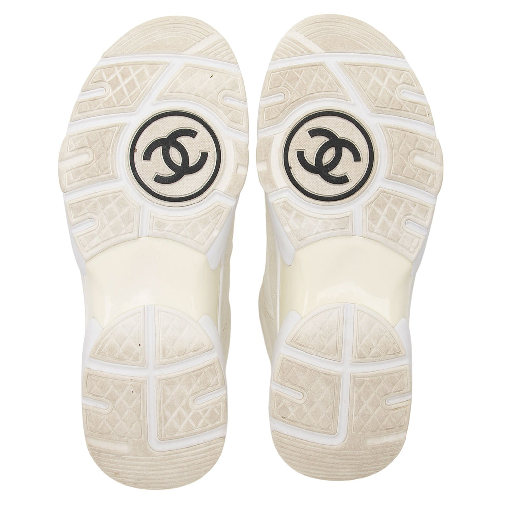 Chanel Suede Calfskin CC Sneakers - Size 7.5 / 37.5 (SHF-nLOm4F)