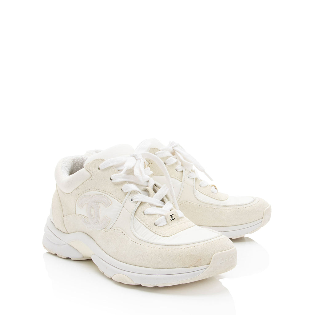 Chanel Suede Calfskin CC Sneakers - Size 7.5 / 37.5 (SHF-nLOm4F)
