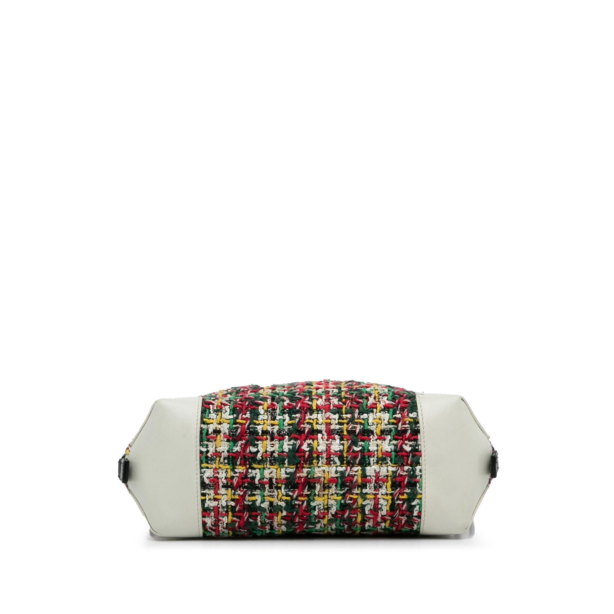 Chanel Tweed Street Allure Camera Bag (SHG-FMkfvs)