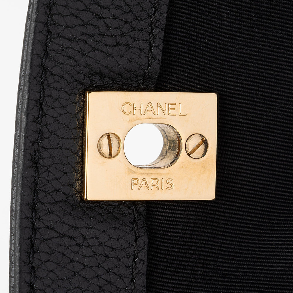 Chanel Vintage Caviar Leather Cerf Classic Executive Tote (SHF-iLttNK)