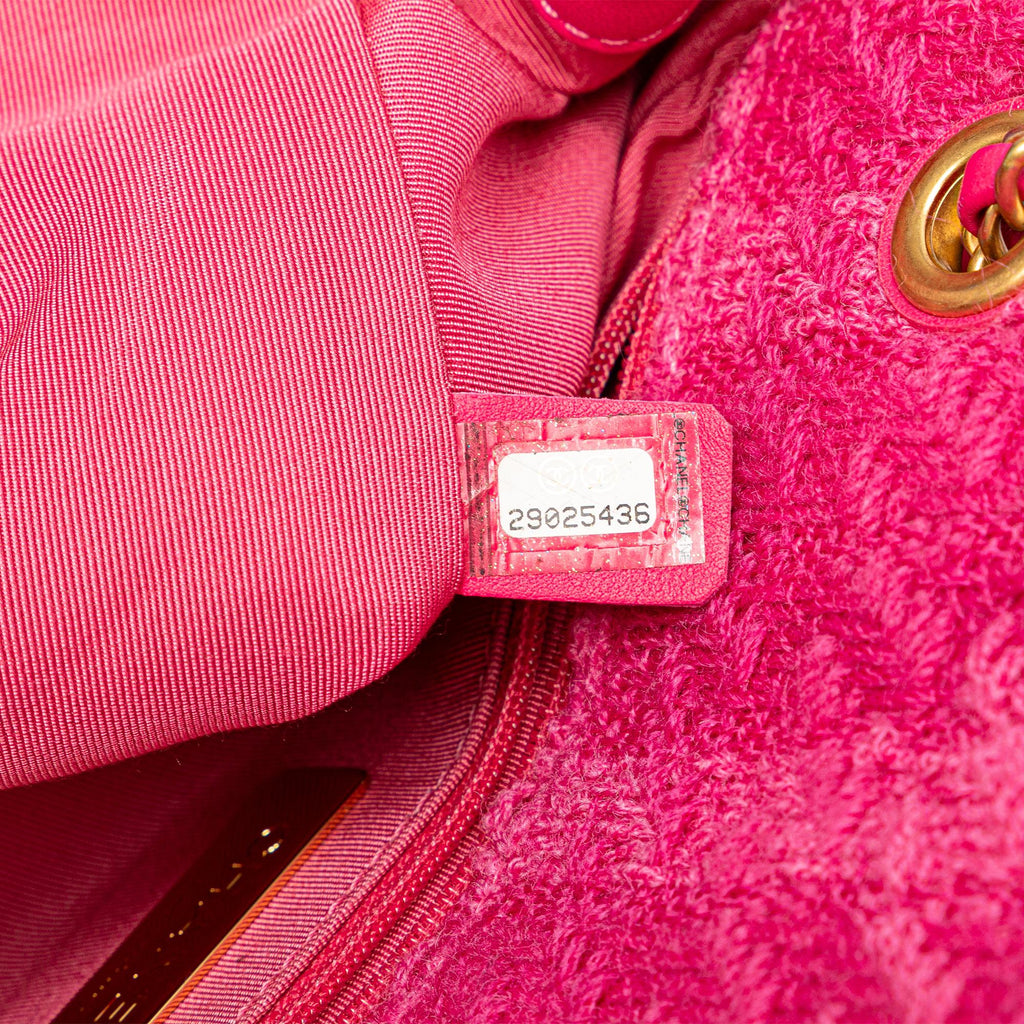 Chanel Wool Tweed Giant Logo Flap (SHG-cgNjh5)