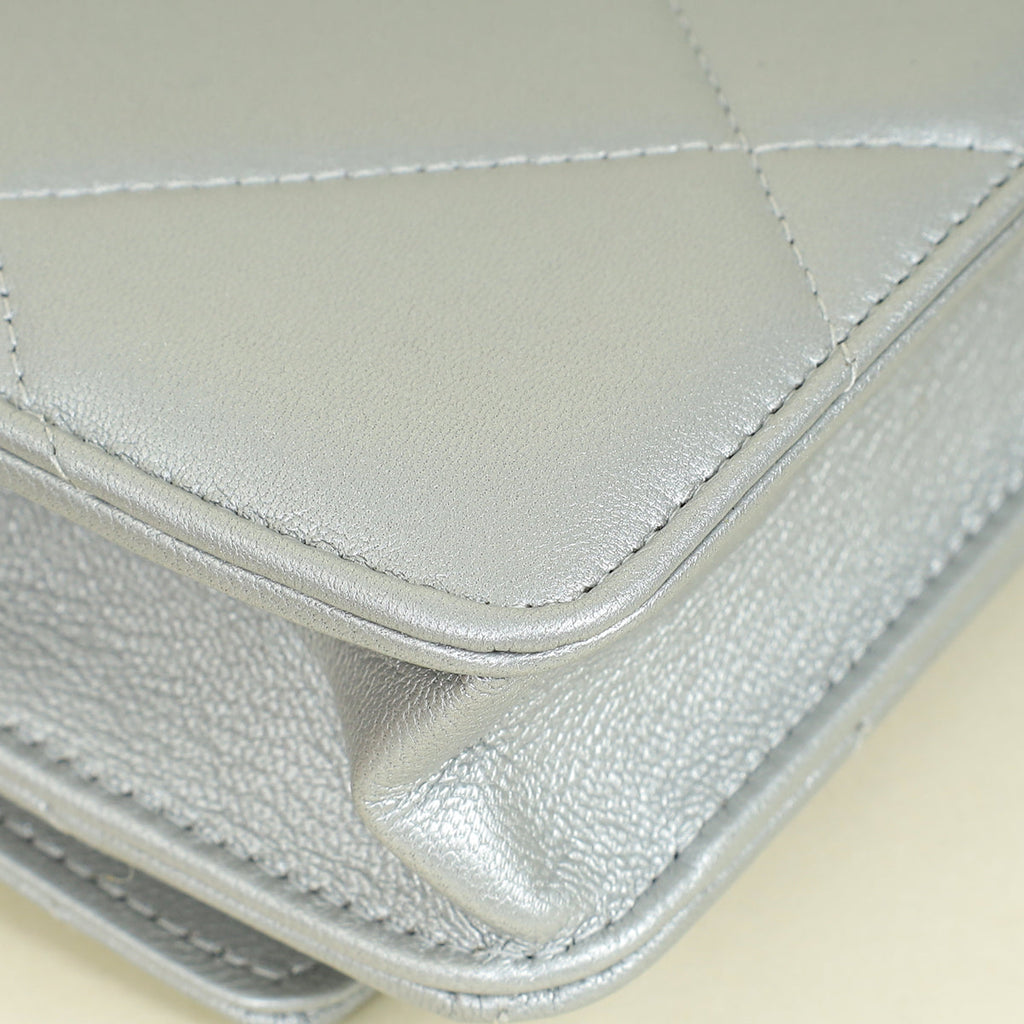 Chanel Silver CC 19 Wallet On Chain