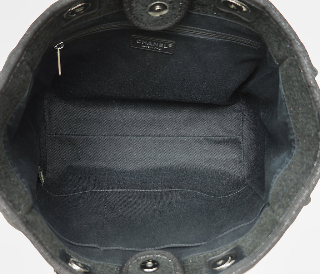 Chanel Black CC Deauville Tote Lurex Boucle Medium Bag