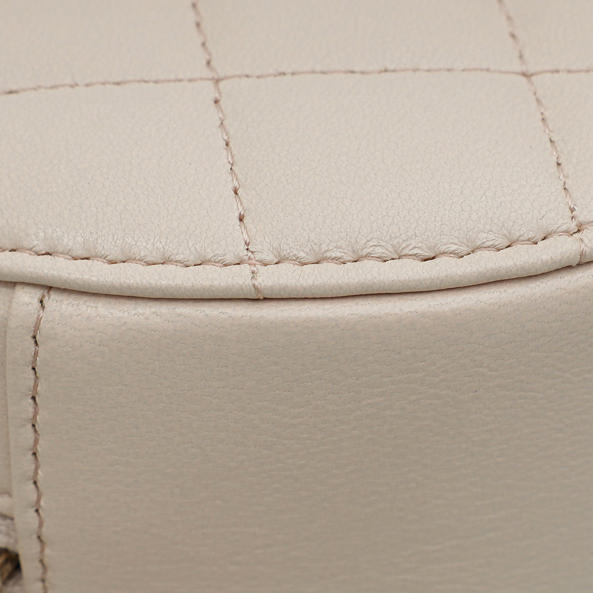 Chanel Ultra Light Pink Pearl Crush Round Chain Bag