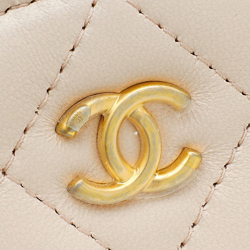 Chanel Ultra Light Pink Pearl Crush Round Chain Bag