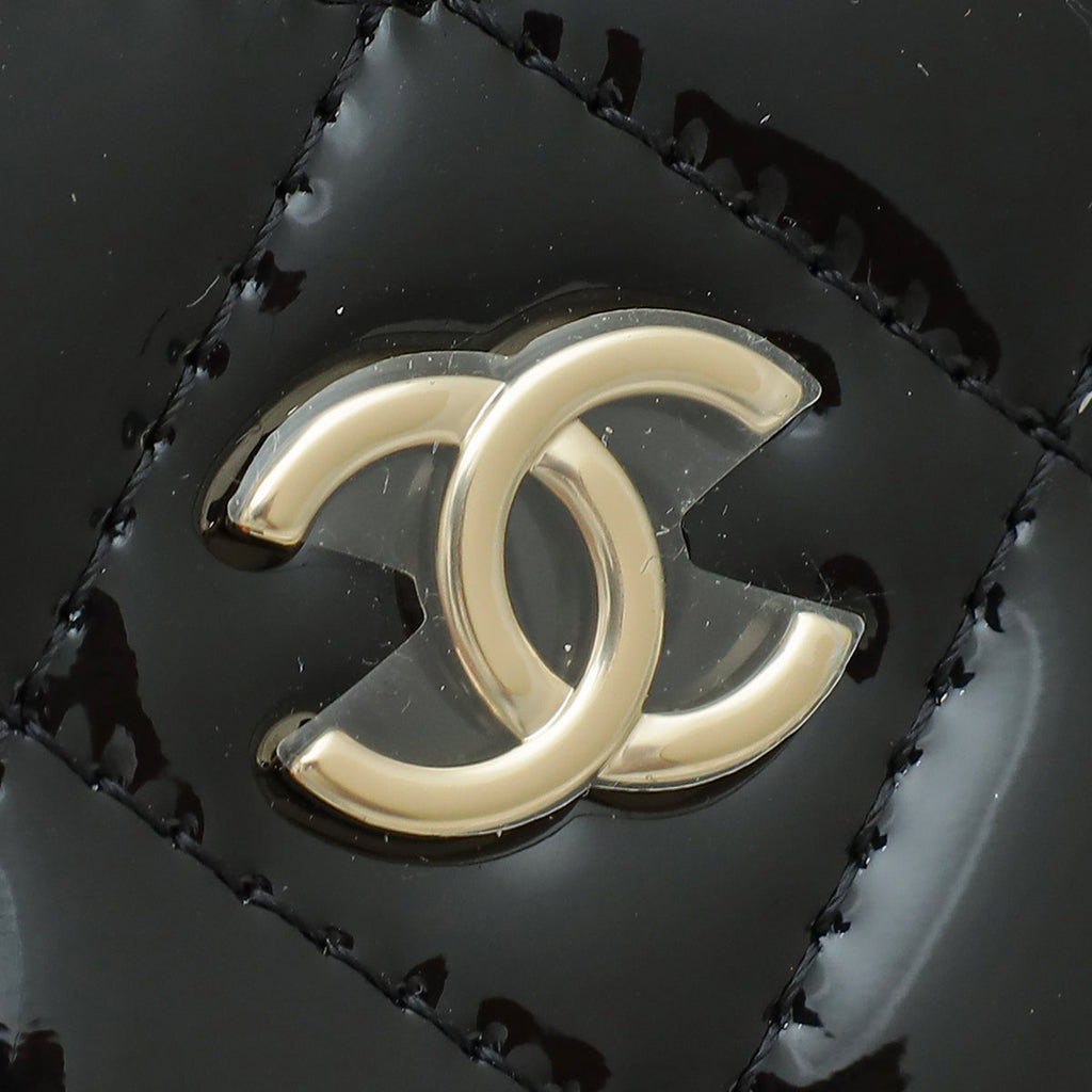 Chanel Bicolor CC Resin Quilted CC Heart Clutch With Chain