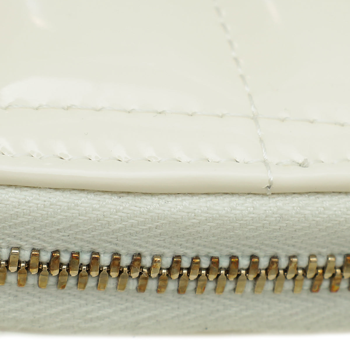 Chanel Bicolor CC Resin Quilted CC Heart Clutch With Chain