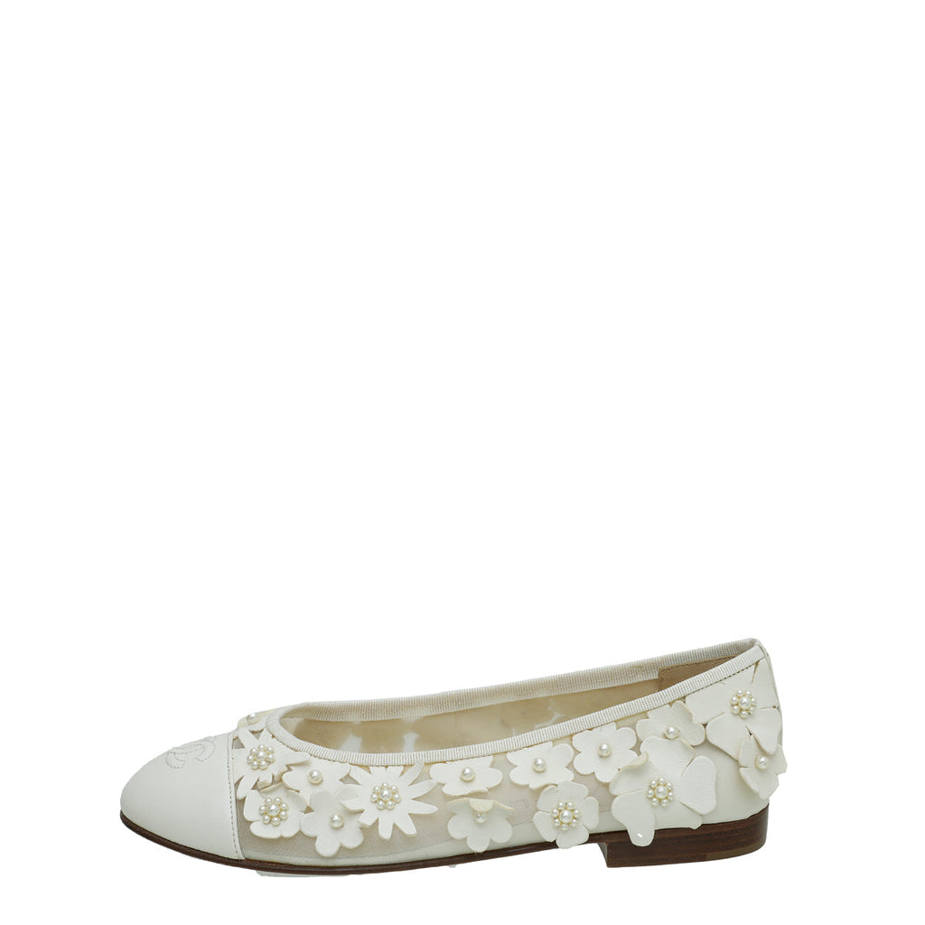 Chanel White CC Cap Toe Flower Pearl Embroidered Flat Ballet 38