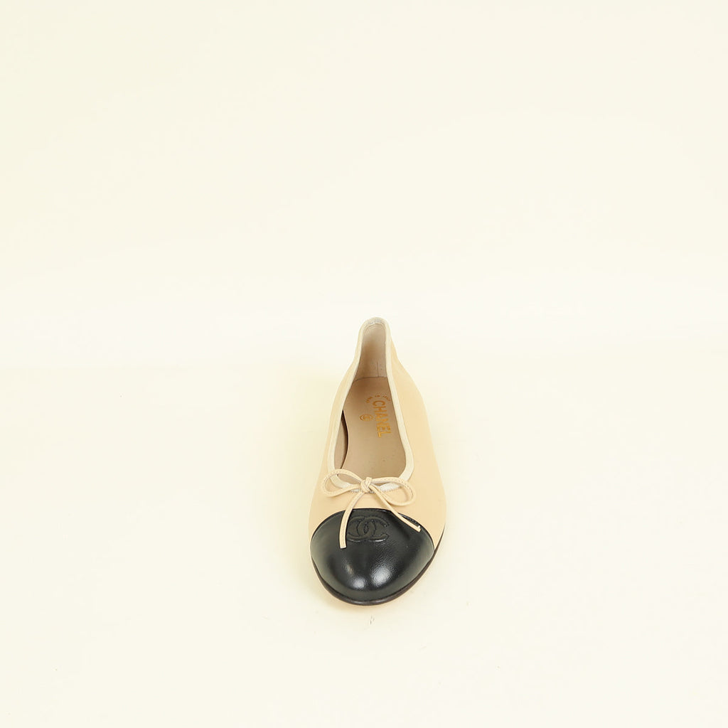 Chanel Bicolor CC Cap Toe Flat Ballerina 42