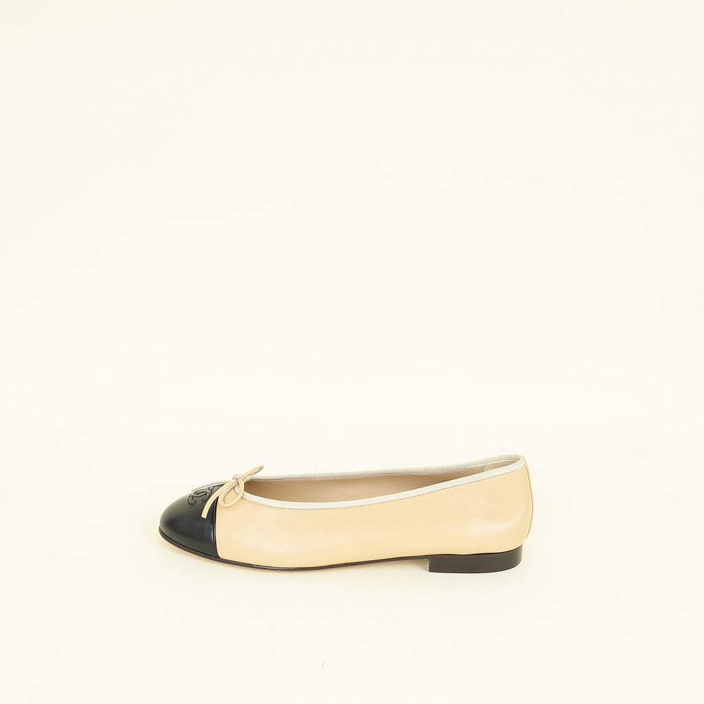 Chanel Bicolor CC Cap Toe Flat Ballerina 42
