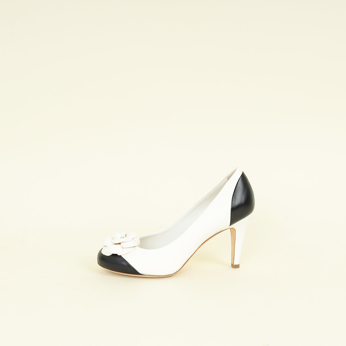 Chanel Bicolor CC Cap Tote Camellia Flower Pump 35.5