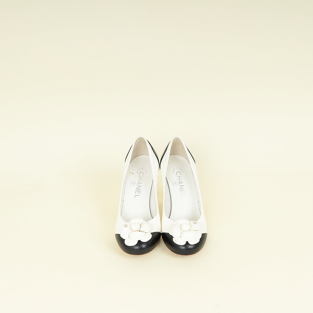 Chanel Bicolor CC Cap Tote Camellia Flower Pump 35.5