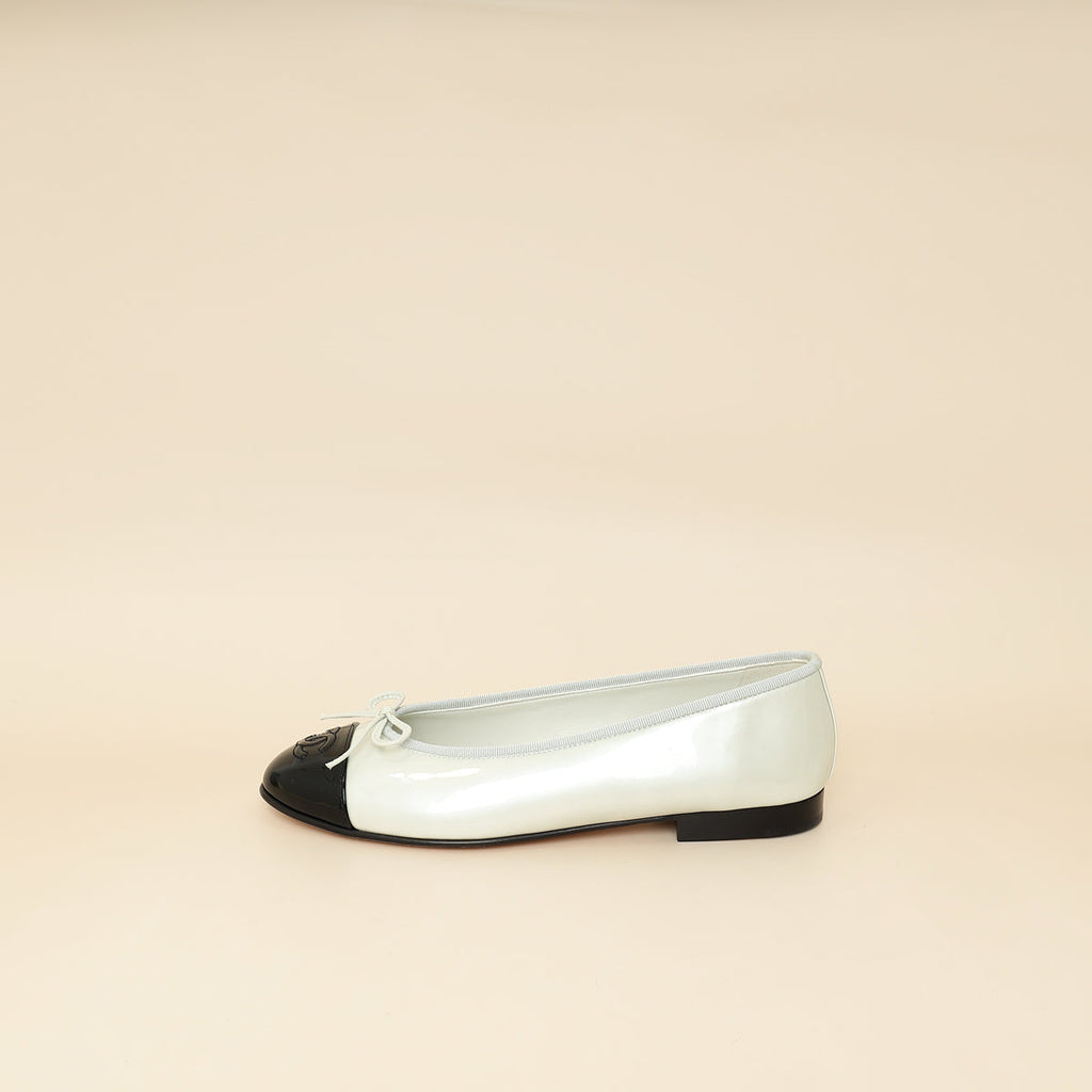 Chanel Bicolor Cap Toe Ballet Flats 37.5