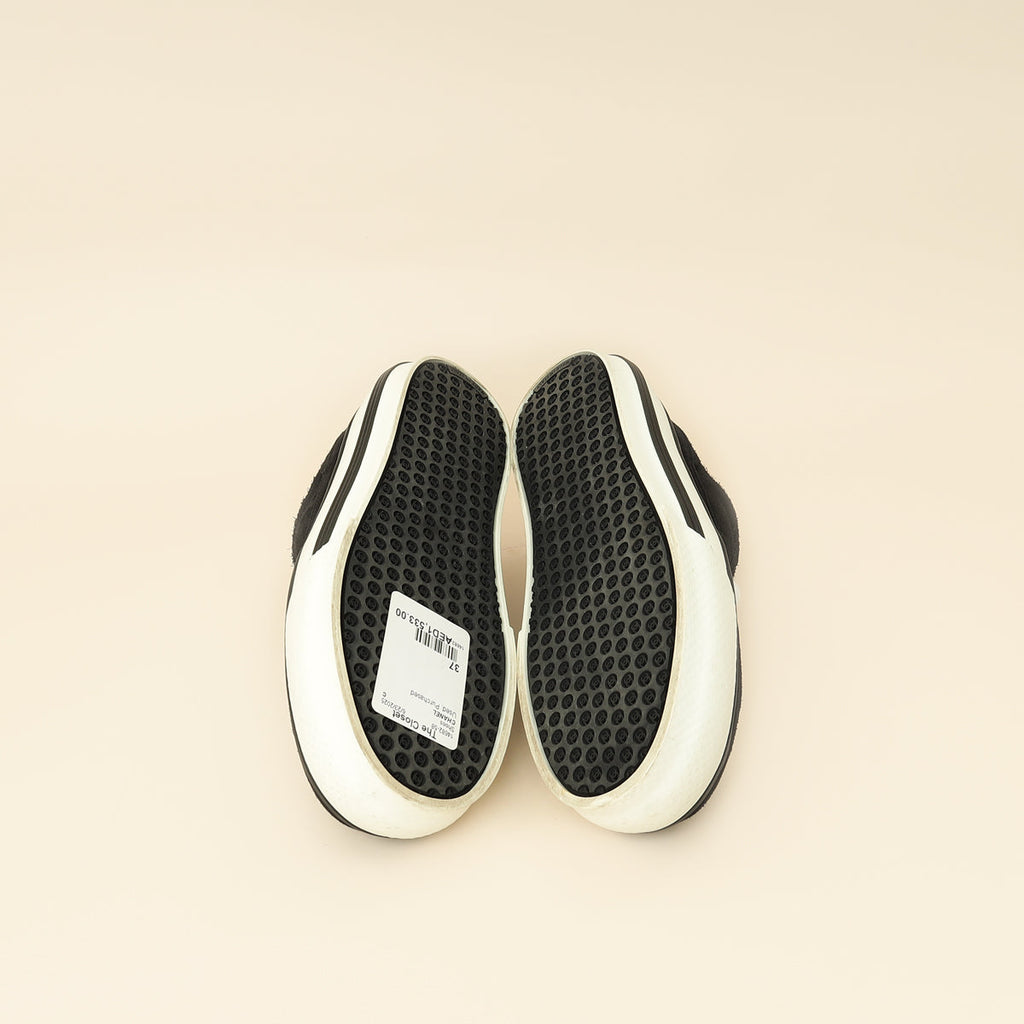Chanel Bicolor CC Suede Sneaker 37