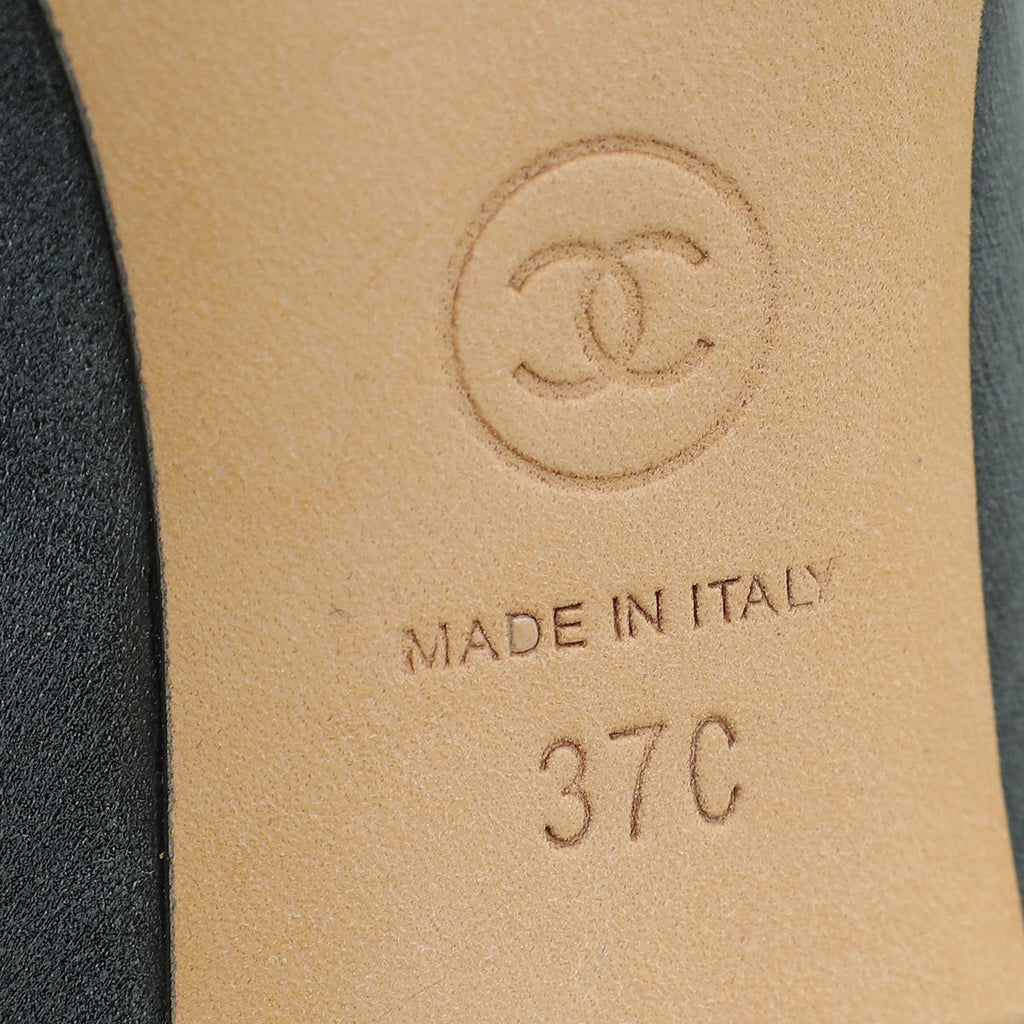 Chanel Bicolor CC Camellia Cap Toe Pump 37