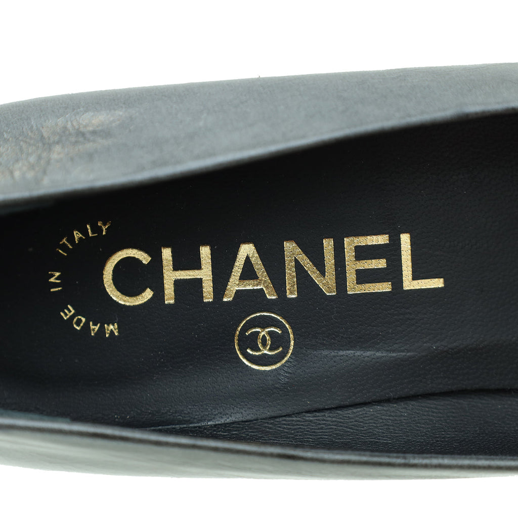 Chanel Bicolor CC Camellia Cap Toe Pump 37