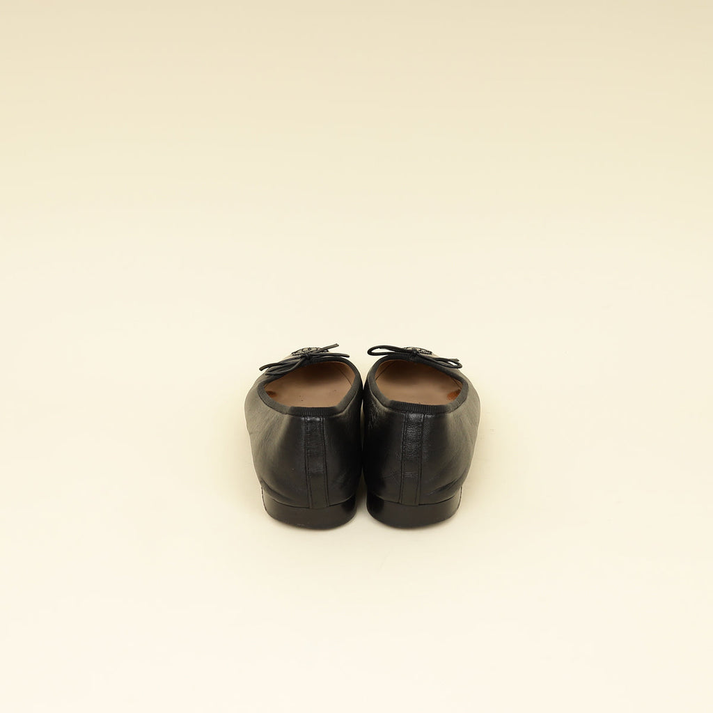 Chanel Black CC Ballet Flats 38