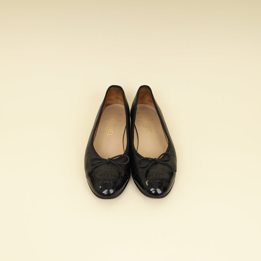 Chanel Black CC Ballet Flats 38