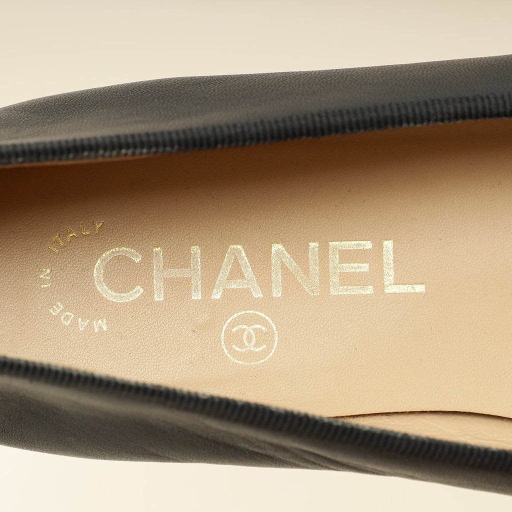 Chanel Black CC Ballet Flats 38